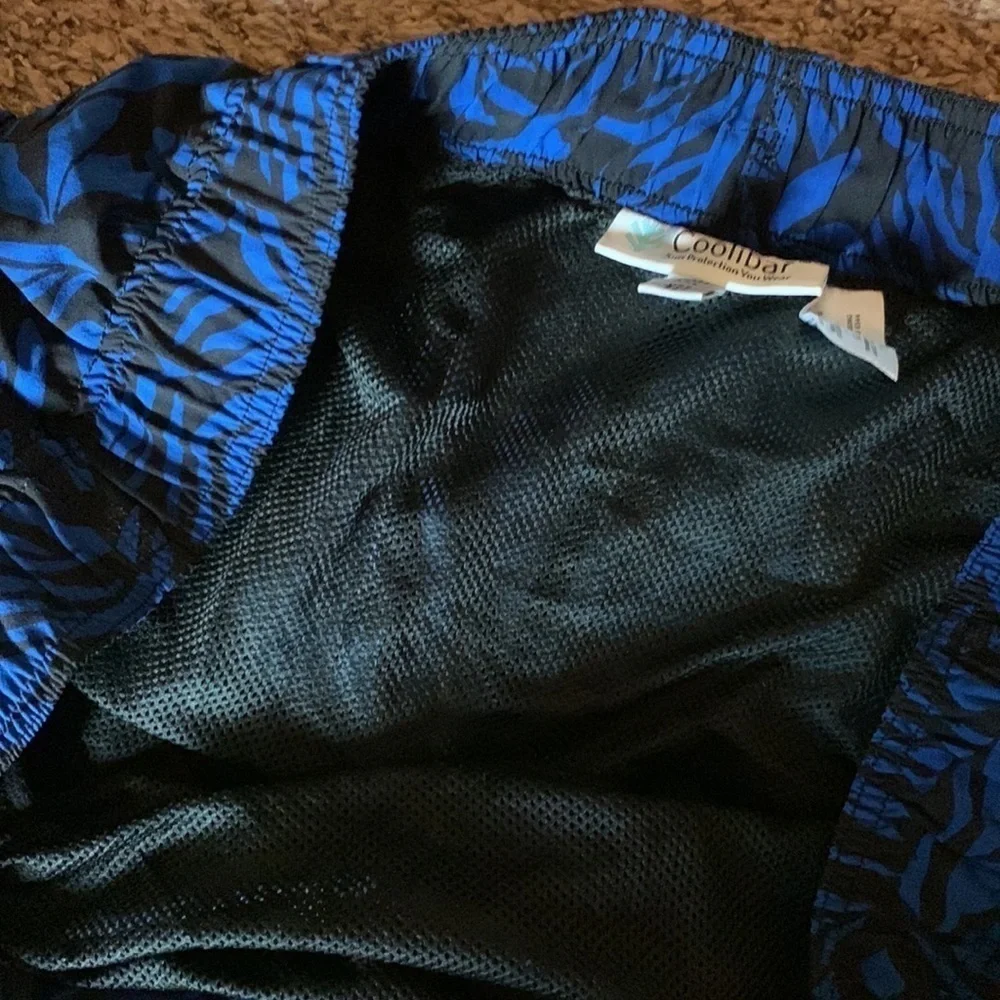 Coolibar Island swim trunks Blue and black print Size XXL UPF 50+